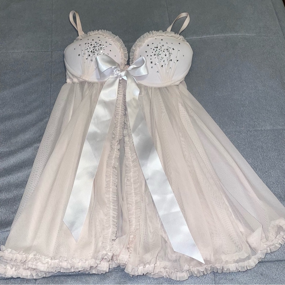Vintage Victoria’s Secret shine stone babydoll size 34C